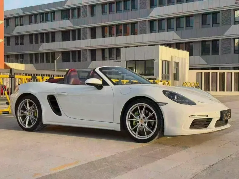 保时捷718 正面外观三