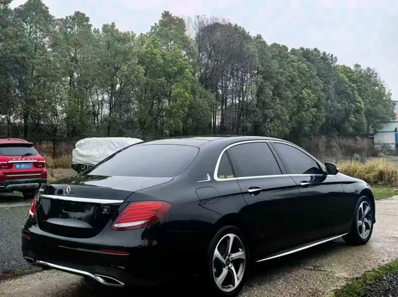 奔驰E 内饰前排