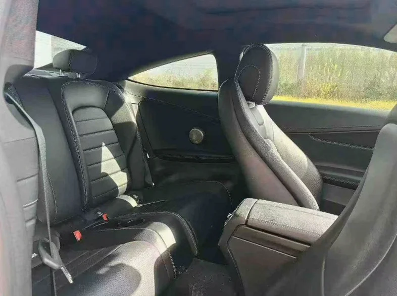 奔驰C 后面外观三