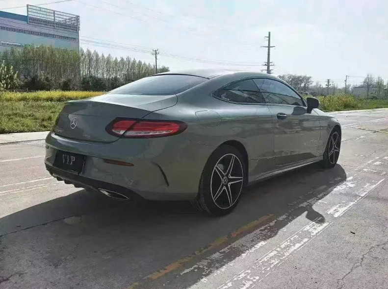 奔驰C 内饰后排