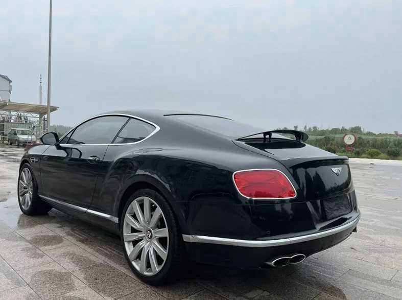 宾利欧陆 内饰后排