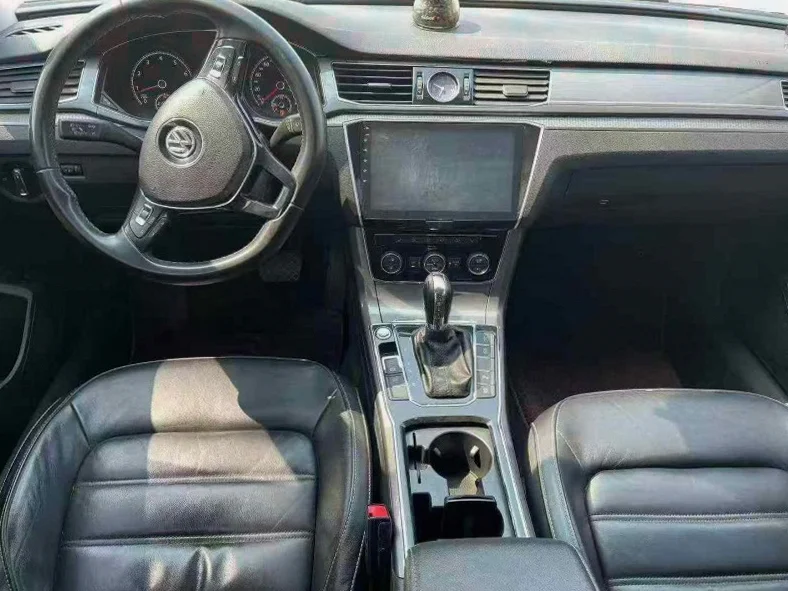 大众帕萨特 后面外观二