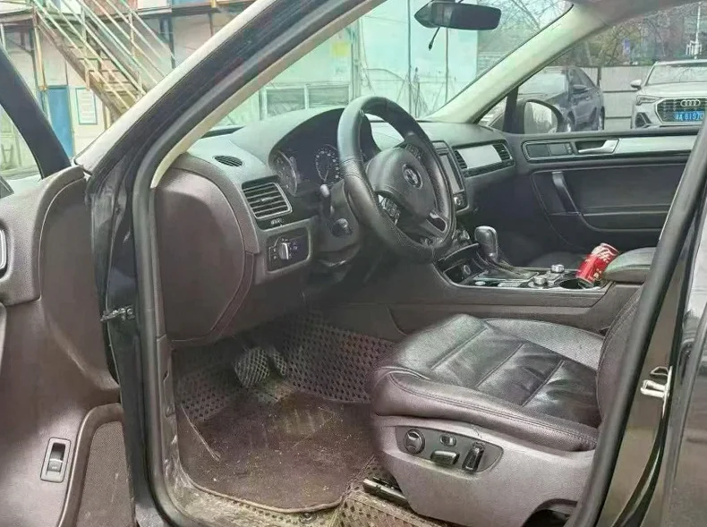 大众途锐 正面外观三