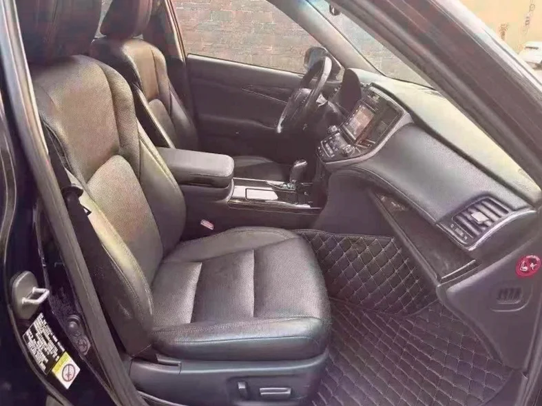 丰田皇冠 后面外观二