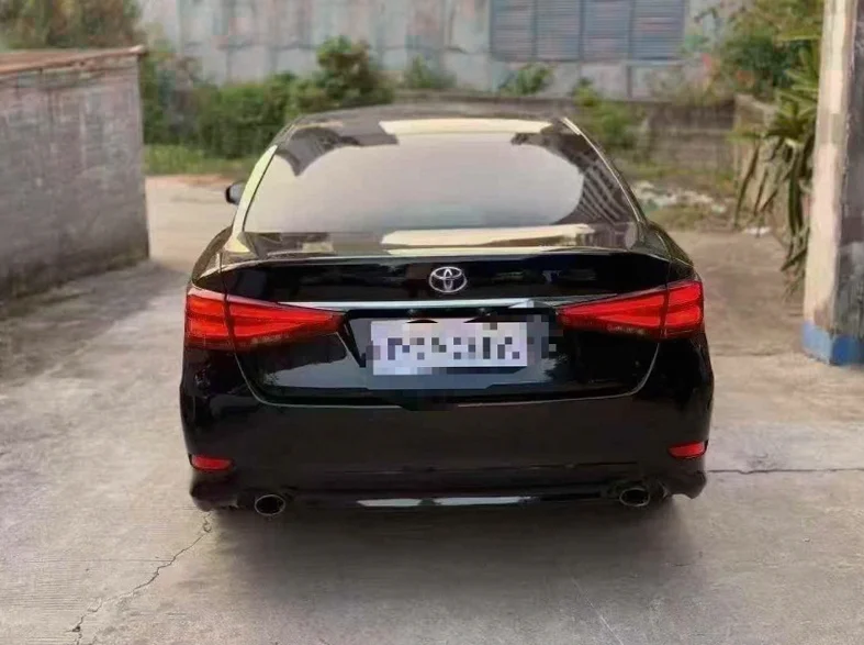 丰田皇冠 驾驶室