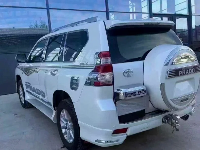 丰田普拉多 后面外观二
