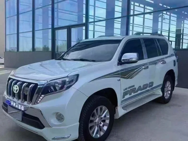 丰田普拉多 正面外观二