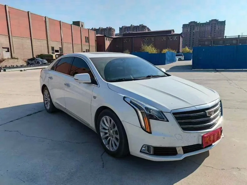 凯迪拉克XTS 正面外观二