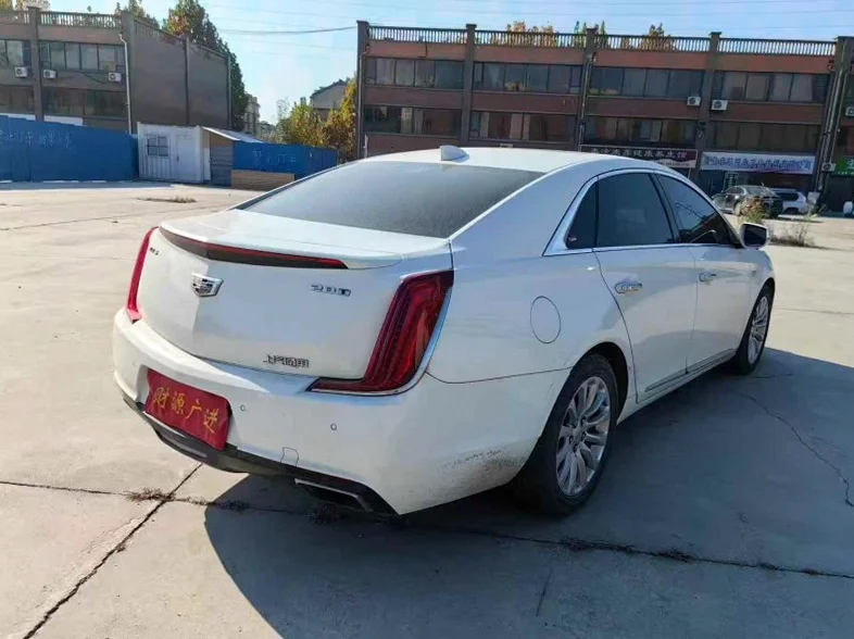 凯迪拉克XTS 内饰前排