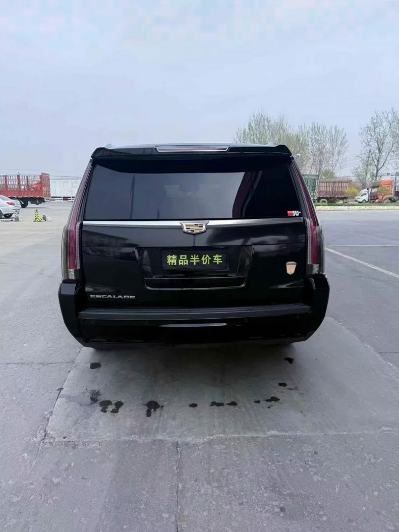 凯迪拉克凯雷德 驾驶室