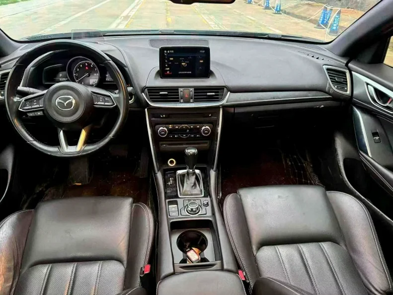 马自达CX-4 后面外观三