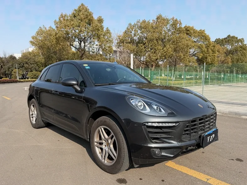 保时捷Macan 正面外观三
