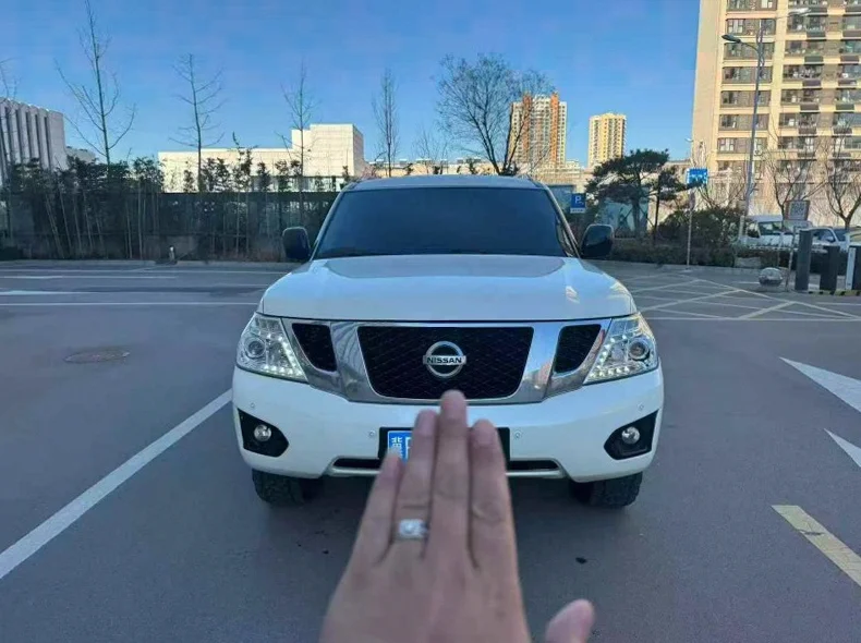 18年日产途乐4.0V6中东版七座顶配