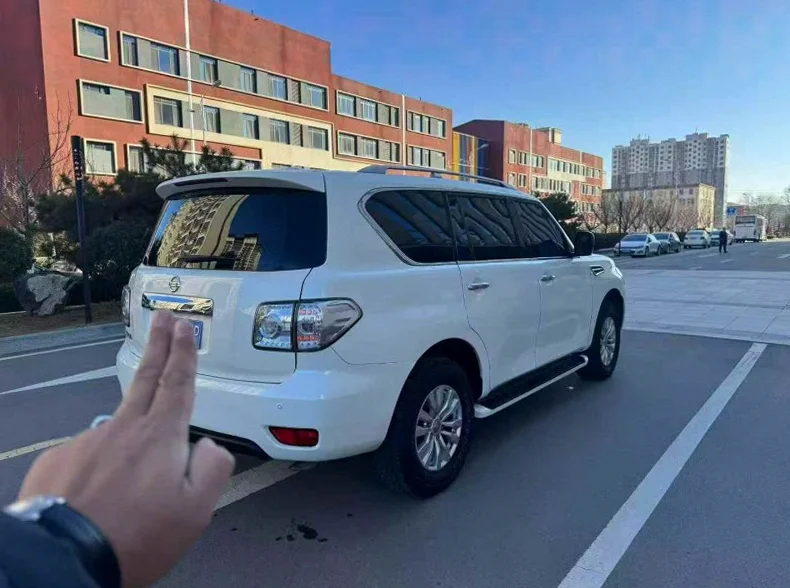 日产途乐 内饰后排