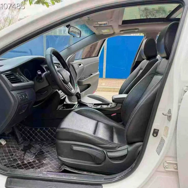 现代名图 后面外观一