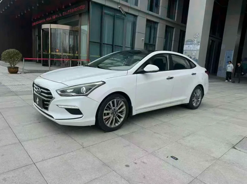 现代名图 正面外观三