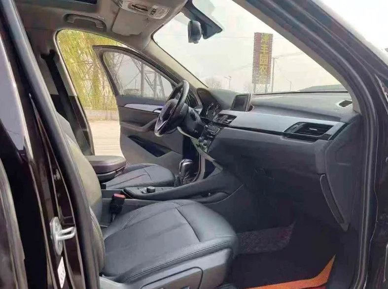 X1宝马 后面外观一