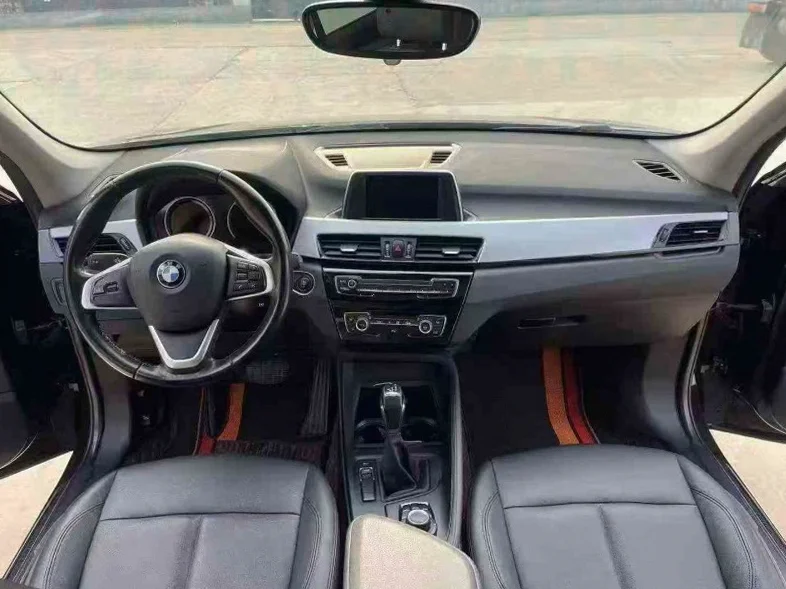 X1宝马 后面外观二