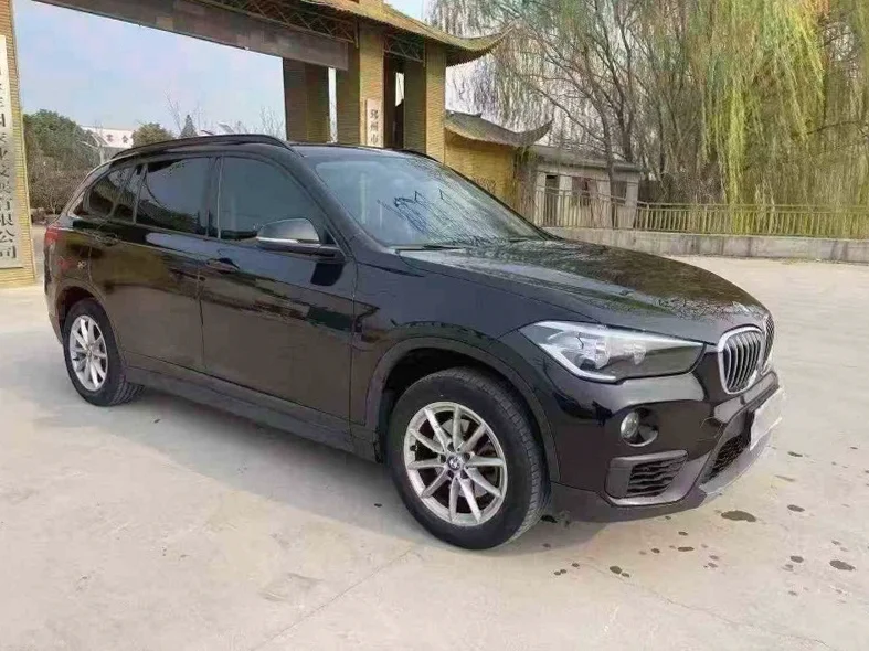 X1宝马 正面外观三