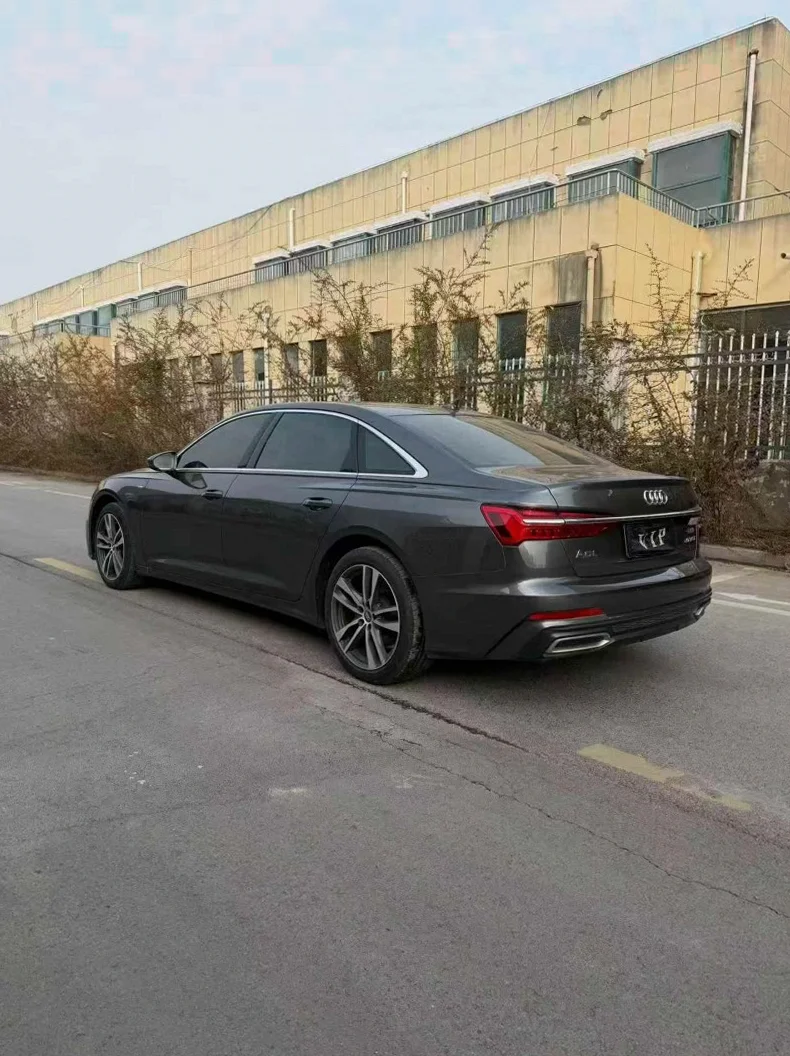 奥迪A6L 后面外观一