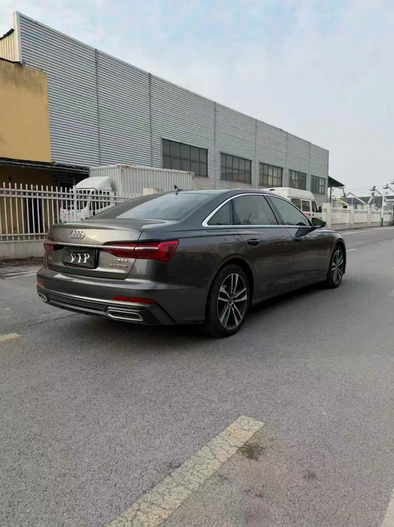 奥迪A6L 内饰前排