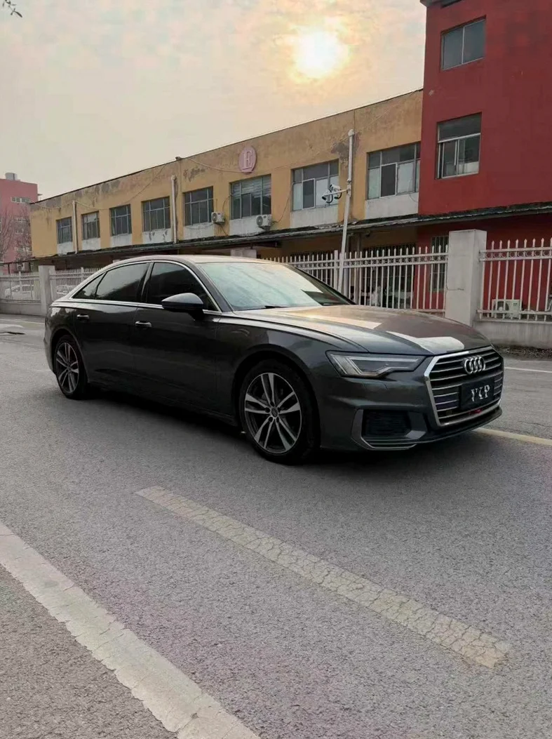 奥迪A6L 正面外观三