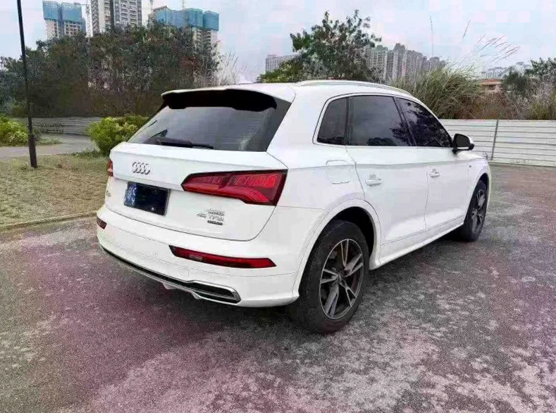 奥迪Q5 内饰前排