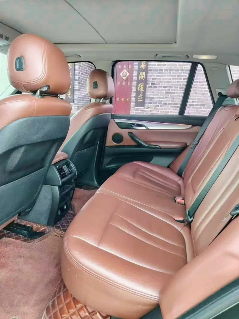 宝马X5 后面外观二