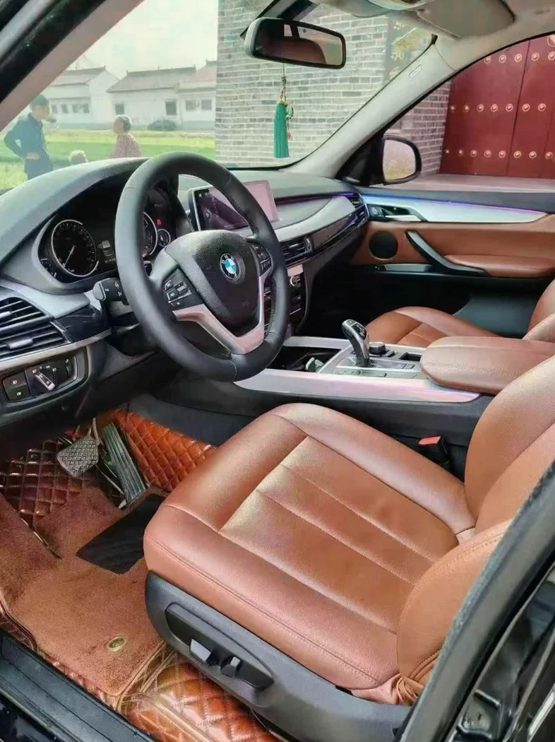 宝马X5 后面外观三