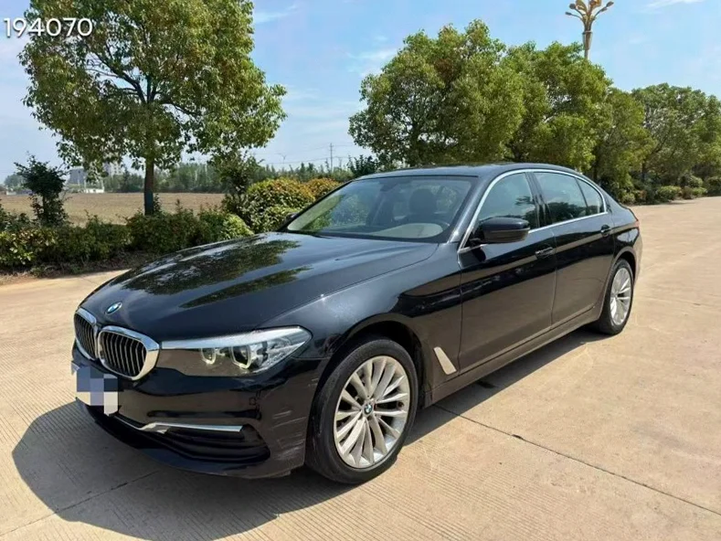 宝马5系 正面外观三