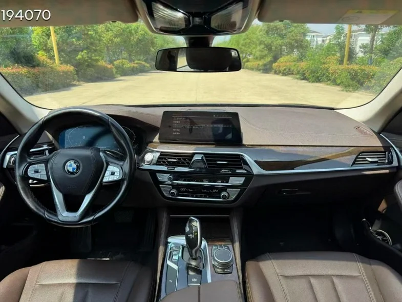 宝马5系 内饰前排