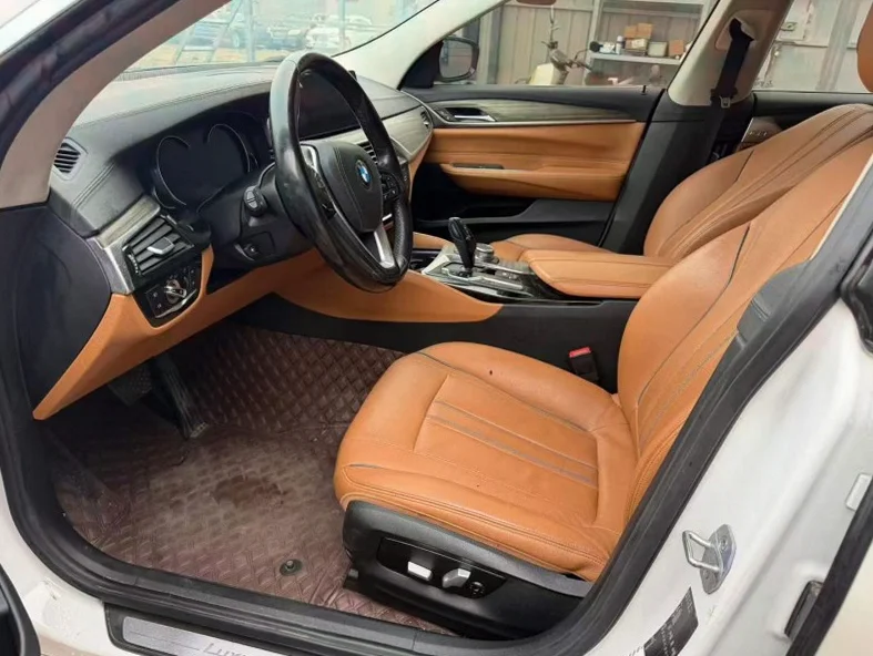 宝马6系 正面外观三