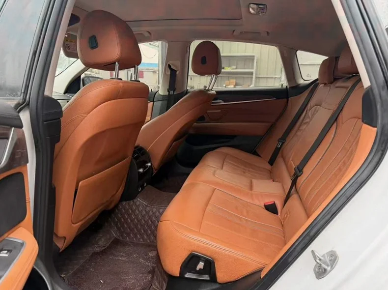 宝马6系 后面外观一