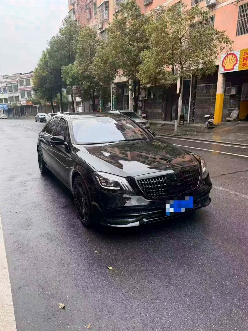 奔驰S 正面外观二