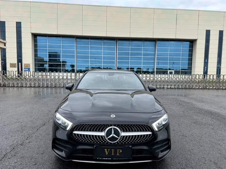 盐城2019年奔驰A客户回头车 正面外观一