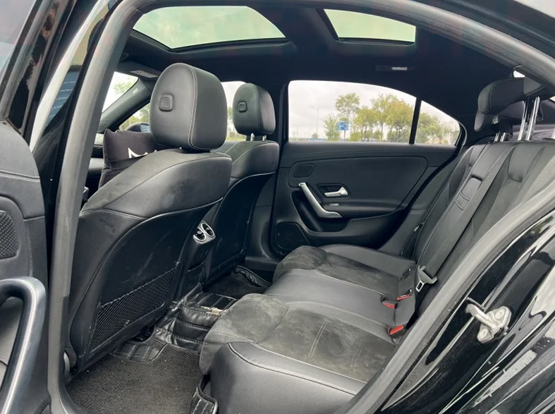 奔驰A 后面外观二