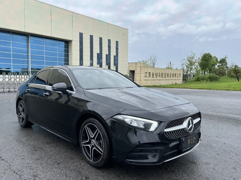 奔驰A 正面外观二