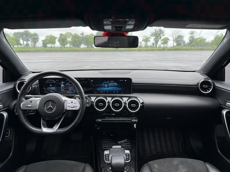 奔驰A 后面外观三