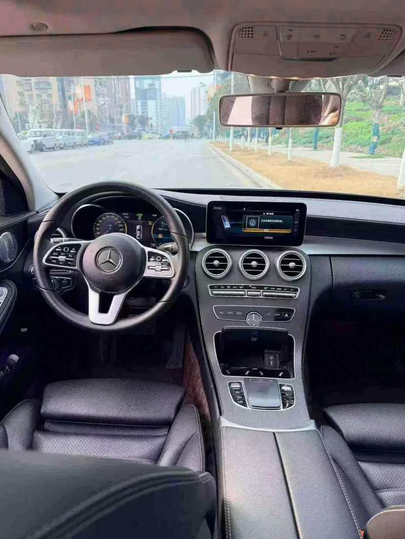 奔驰C 后面外观三