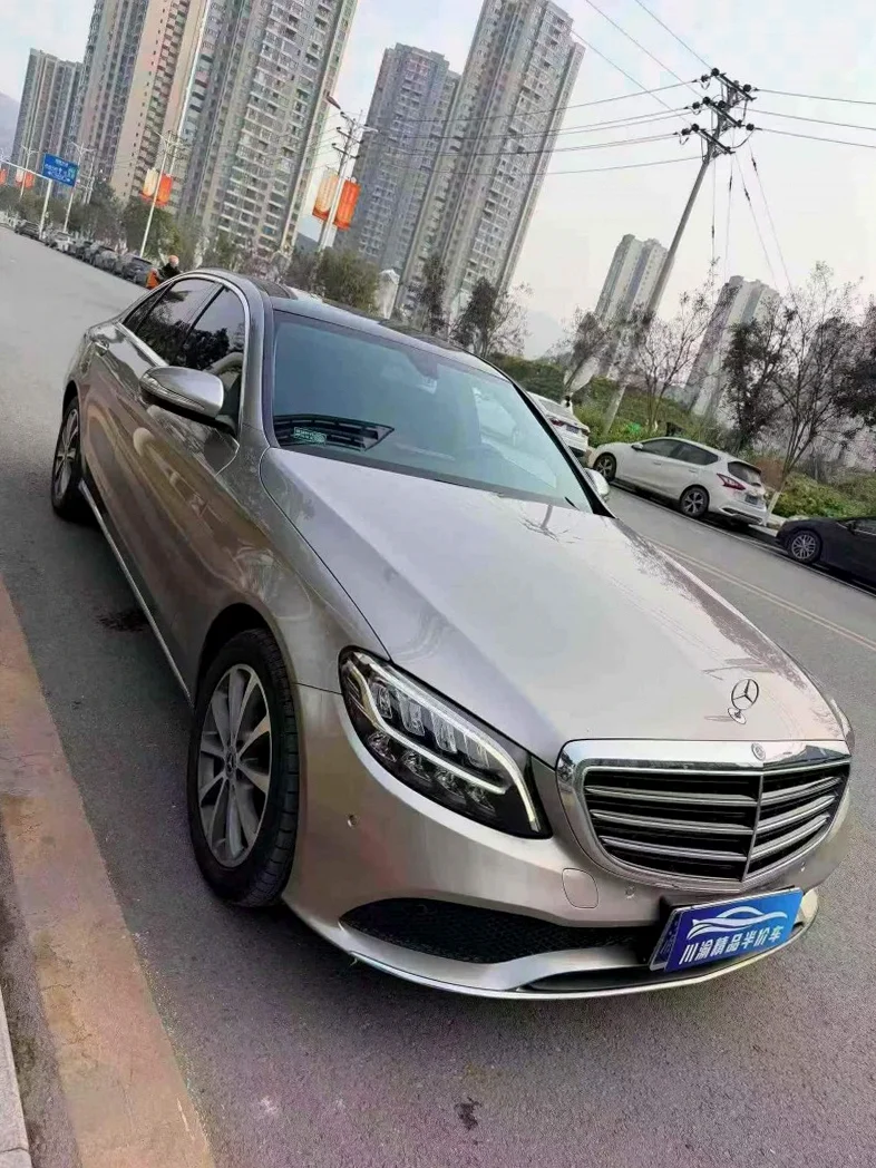 奔驰C 正面外观三