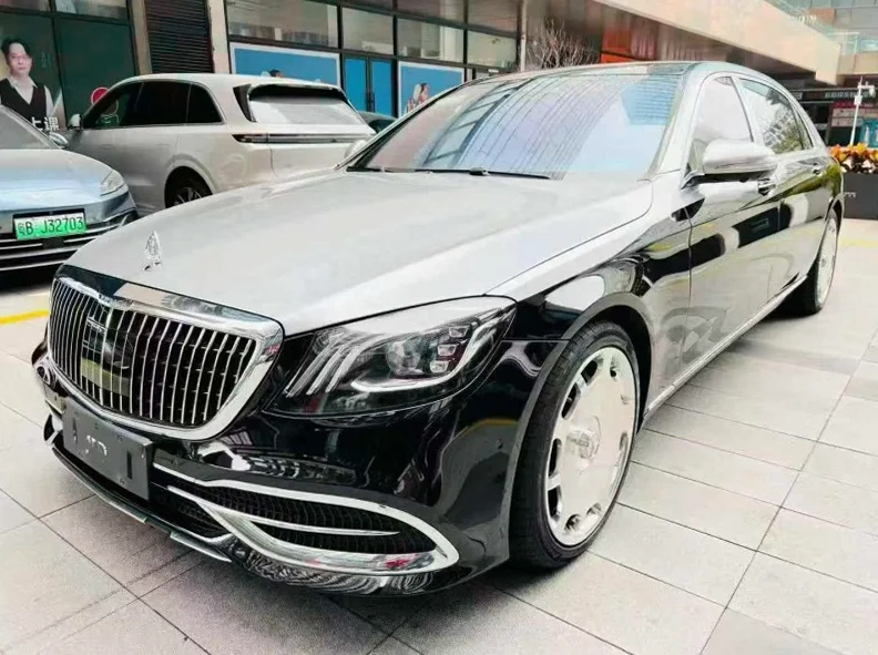 奔驰迈巴赫S级 正面外观三