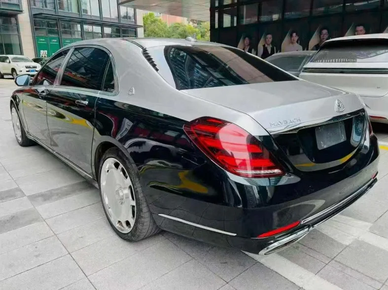 奔驰迈巴赫S级 内饰前排