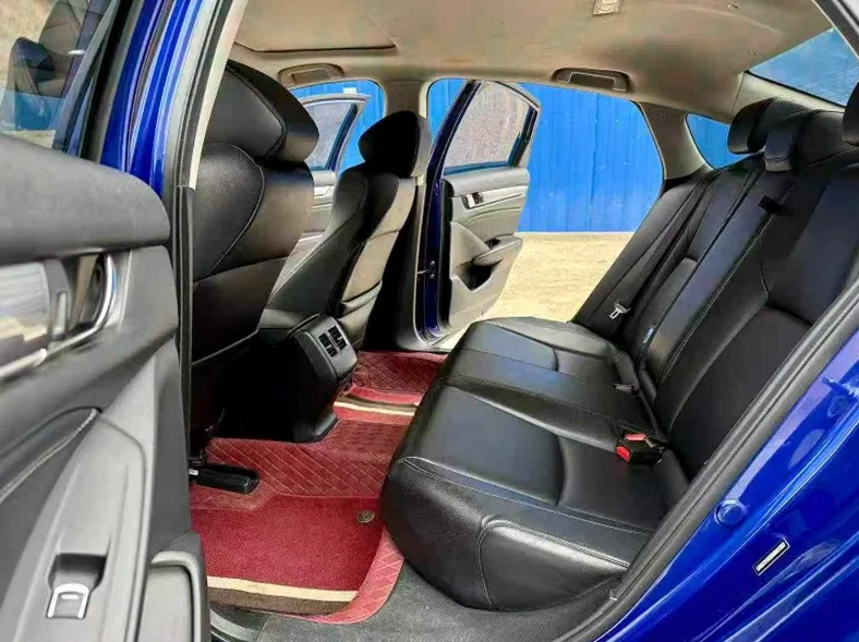 本田雅阁 后面外观三