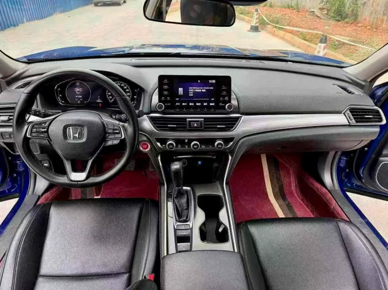 本田雅阁 后面外观二