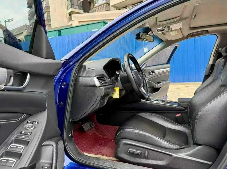 本田雅阁 后面外观一