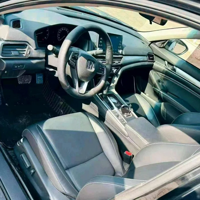 本田英诗派 后面外观一