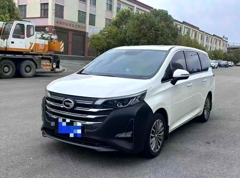 传祺M6 正面外观三