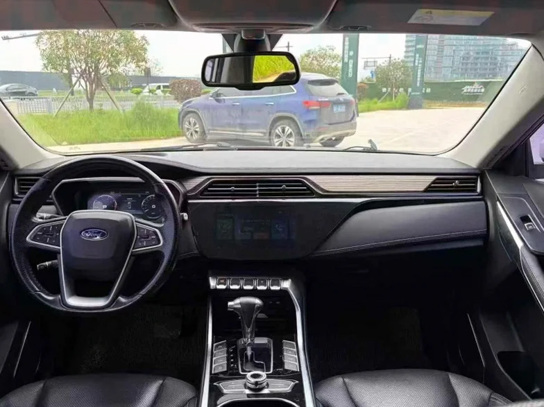 福特领界 后面外观二