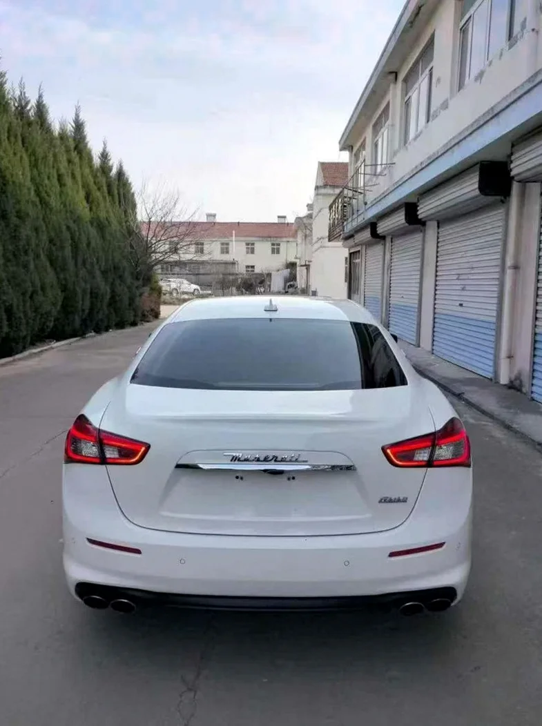 玛莎拉蒂Ghibli 驾驶室