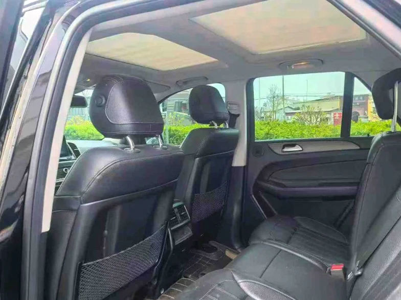 奔驰GLE 后面外观三